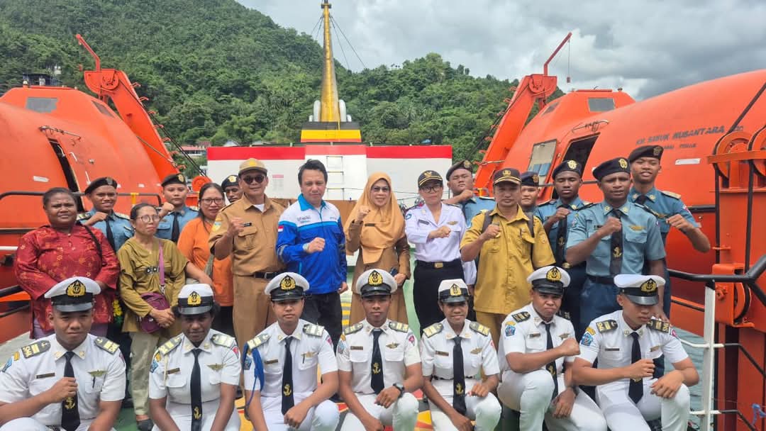 Penyerahan Taruni/Taruni Praktek di Kapal  2025  